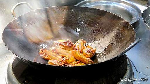 简单的自制可乐鸡翅的做法(这才是可乐鸡翅的家常做法)(6)