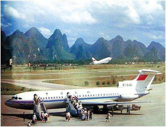 飞机和无人机相撞(当轰炸机怼上了民航客机)(5)