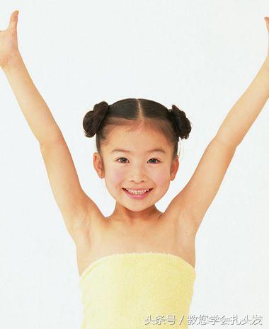 简单扎头发步骤儿童发型(超级可爱漂亮的儿童扎发发型)(13)