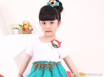 简单扎头发步骤儿童发型(超级可爱漂亮的儿童扎发发型)(3)