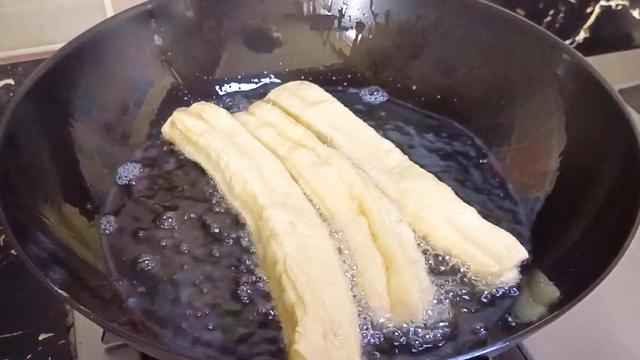 油条的18种家常做法(馋了好久的油条)(9)