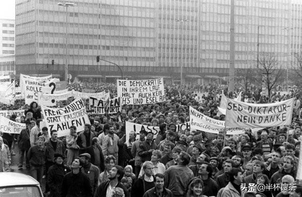 冷战时期除了柏林墙还有什么墙（历史上最深刻的）(16)