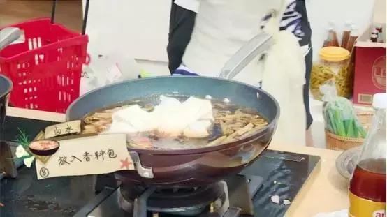 中餐里面最好吃的八大美食(为你精选十道中餐厅美食)(13)