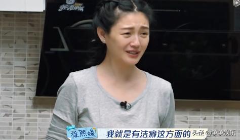 大s和小s姐妹情深（大S有洁癖小S却拿错杯子）(7)