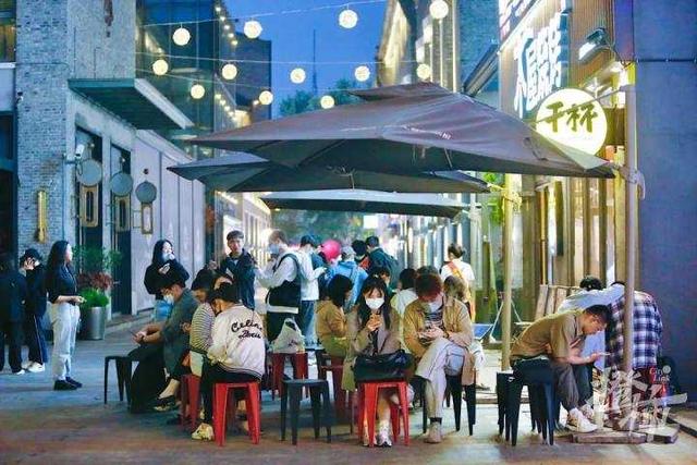 杭州最繁华的步行街是哪里（杭州武林路重新命名元宇宙一条街）(6)