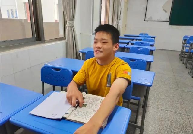 重庆南开最牛班60人全上重本 662分庞贝病学生报考南开大学(5)