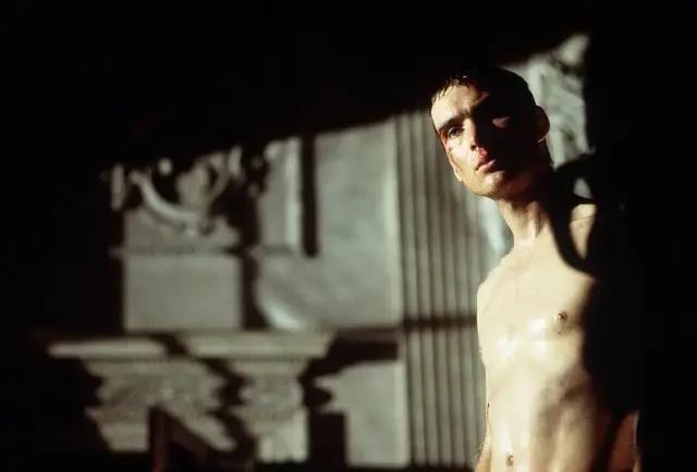 韩国值得推荐的丧尸电影盘点（影帝都救不了这部韩国丧尸片）(9)