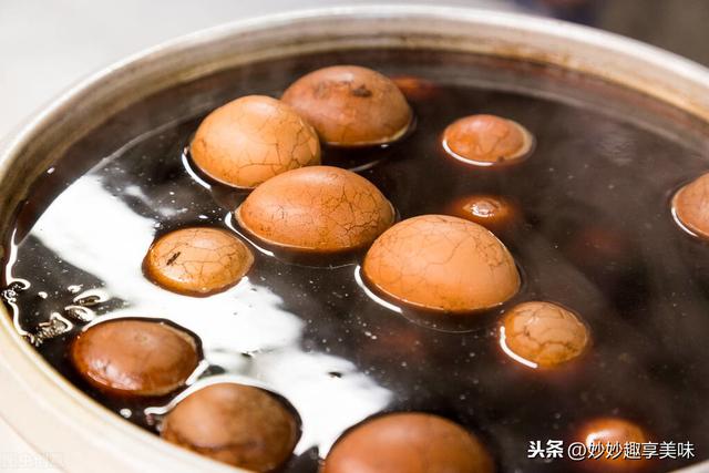 教你在家煮茶叶蛋好吃又入味(大厨教你煮正宗茶叶蛋)(1)