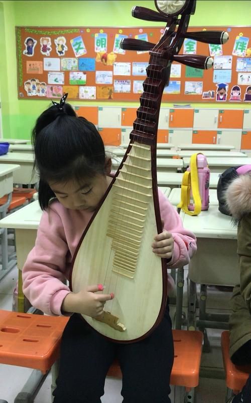 大珠小珠落玉盘形容的是什么