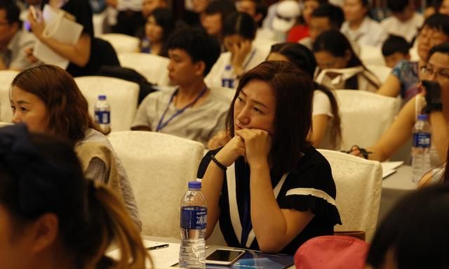 美容院宣传语,美容院周年庆活动朋友圈宣传语?图13