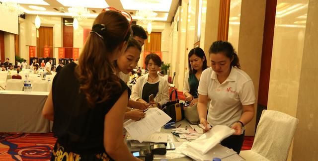 美容院宣传语,美容院周年庆活动朋友圈宣传语?图16