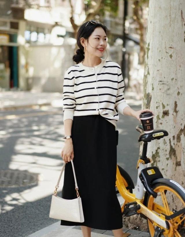 女生如何穿衣搭配更显气质（有气质的女人都会注意搭配）(1)