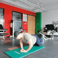 不同俯卧撑锻炼胸肌的部位(一个黄金健身动作)(17)