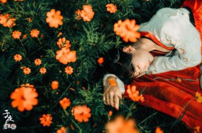 ​丫头放松不要再夹了（农家丫头居然懂按摩）