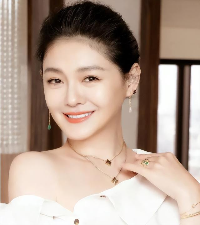 大S具俊晔重逢视频 网友：这么多年和汪小菲都是同床异梦吗？