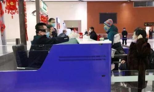 俄罗斯与中国的时差,俄罗斯疫情有多严重,为啥感觉现在从俄罗斯回国的中国人感染比例这么高?图1