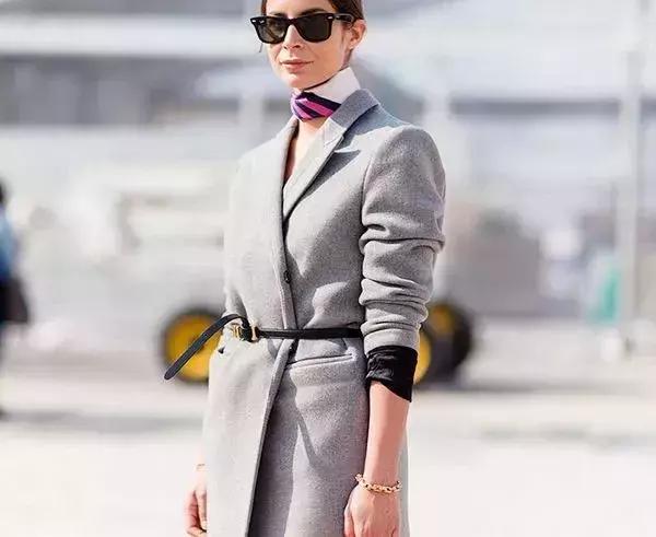 丝巾的6种简单系法总有一款适合你(丝巾的九种最潮系法让你美过春天路过夏天)(8)