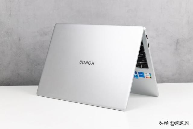 荣耀magicbook14详细评测(全新荣耀MagicBook14评测性能与续航表现惊人的14寸轻薄本)(14)