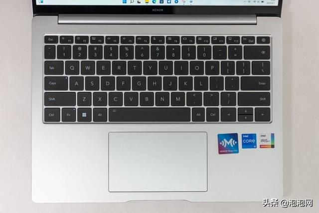 荣耀magicbook14详细评测(全新荣耀MagicBook14评测性能与续航表现惊人的14寸轻薄本)(5)