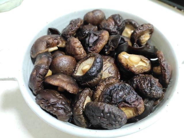 香菇怎么做好吃最简单的方法(分享香菇最好吃的6种做法)(15)