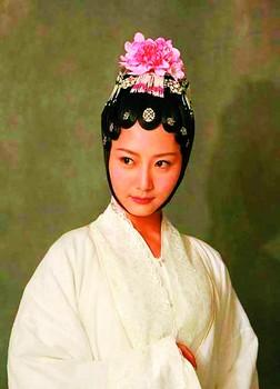 刚出道获成龙钦点的是谁(刚出道获成龙钦点)(8)