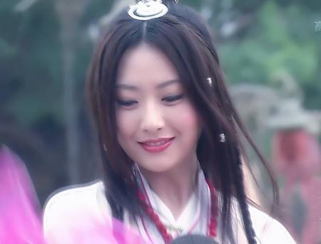 刚出道获成龙钦点的是谁(刚出道获成龙钦点)(14)