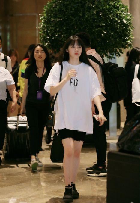 欧阳娜娜的空气刘海（欧阳娜娜的齐刘海真是剪对了）(6)