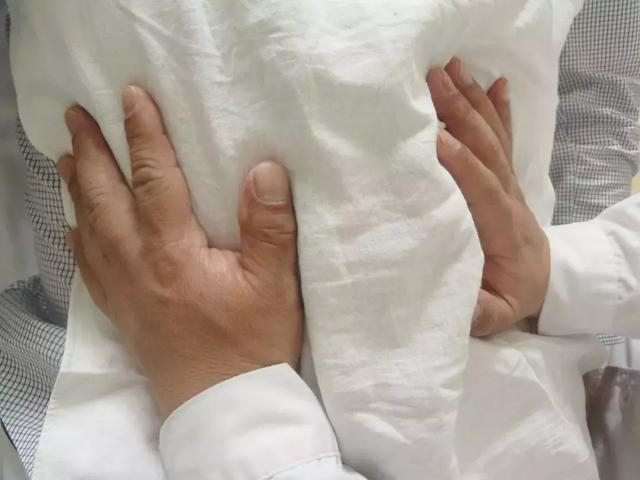 缓解胃痛的6个最有效办法（几个小妙招助你缓解胃痛）(2)