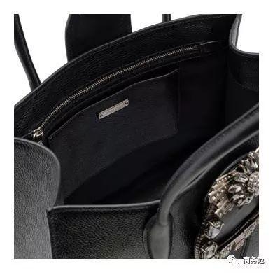 适合女人的时尚包（18年适合职场女性10款大牌新包）(37)