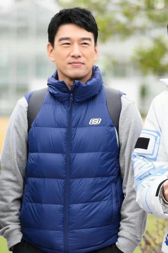 演员王耀庆婚姻状况(为了不搬家娶了房东女儿)(1)