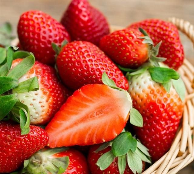 草莓能做什么美食，草莓奶冻怎么做比较好吃？图13