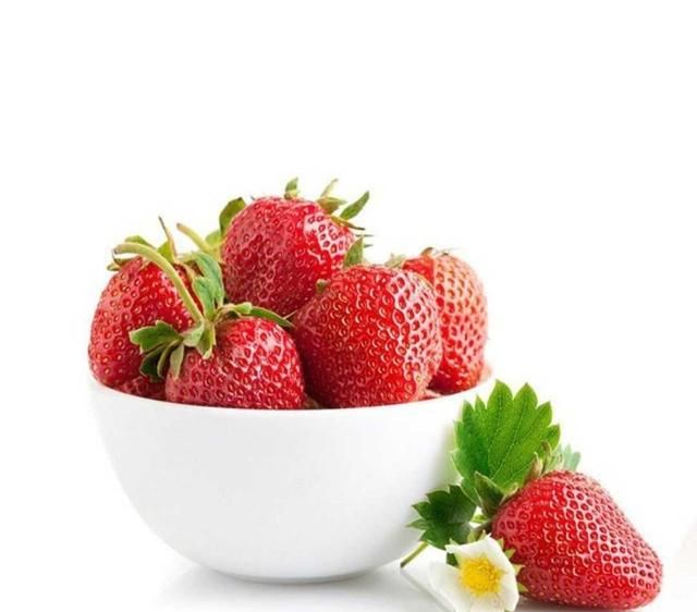 草莓能做什么美食，草莓奶冻怎么做比较好吃？图10