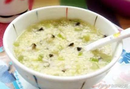 小米粥怎么做有营养好吃（简单实用的8种小米粥的家常做法）(8)