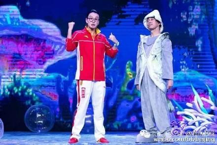 傅园慧春晚小品全集（傅园慧喜剧王频繁笑场忘词）(4)