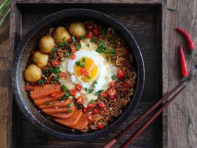 康师傅有哪些最常见方便面(最受欢迎的5种方便面)(2)