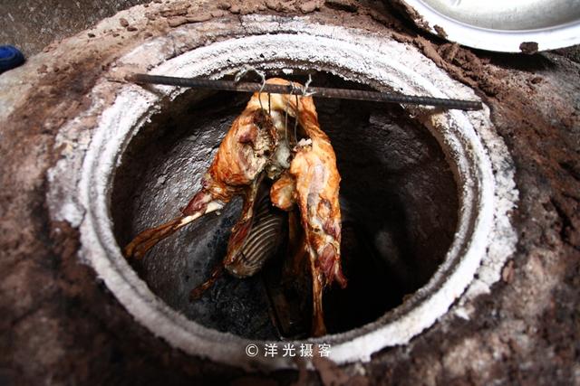 适合烤全羊的馕坑(原来用它加热馕坑)(9)