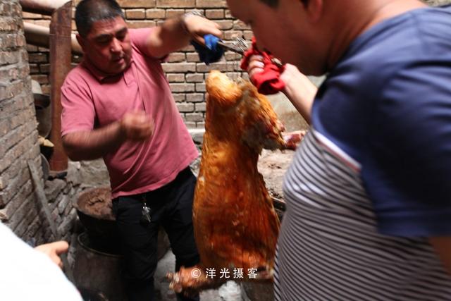 适合烤全羊的馕坑(原来用它加热馕坑)(10)