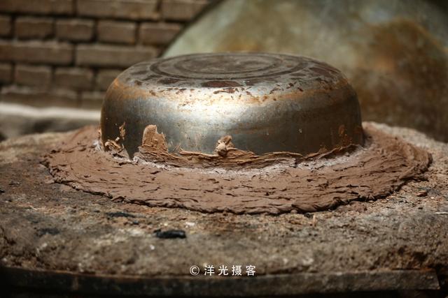 适合烤全羊的馕坑(原来用它加热馕坑)(5)