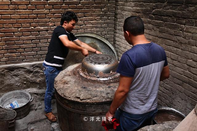 适合烤全羊的馕坑(原来用它加热馕坑)(7)