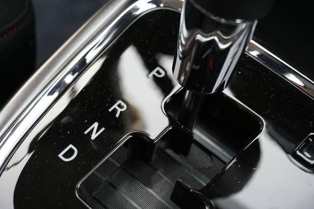 自动挡车快停车的时候可以挂n挡吗(自动挡汽车停车需挂N档再熄火)(4)