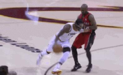 邓肯最难打破的一个纪录(NBA历史那些奇葩吹罚)(6)