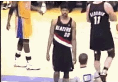 邓肯最难打破的一个纪录(NBA历史那些奇葩吹罚)(1)