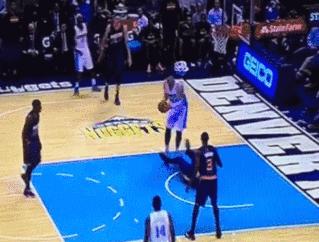 邓肯最难打破的一个纪录(NBA历史那些奇葩吹罚)(9)