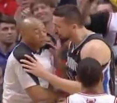 邓肯最难打破的一个纪录(NBA历史那些奇葩吹罚)(8)