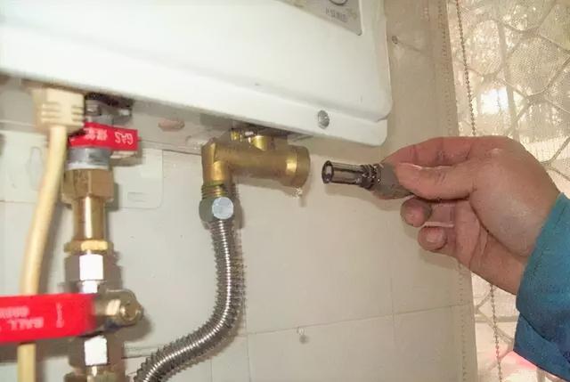 怎么选燃气热水器4个建议很实用(燃气热水器该怎么挑选)(4)