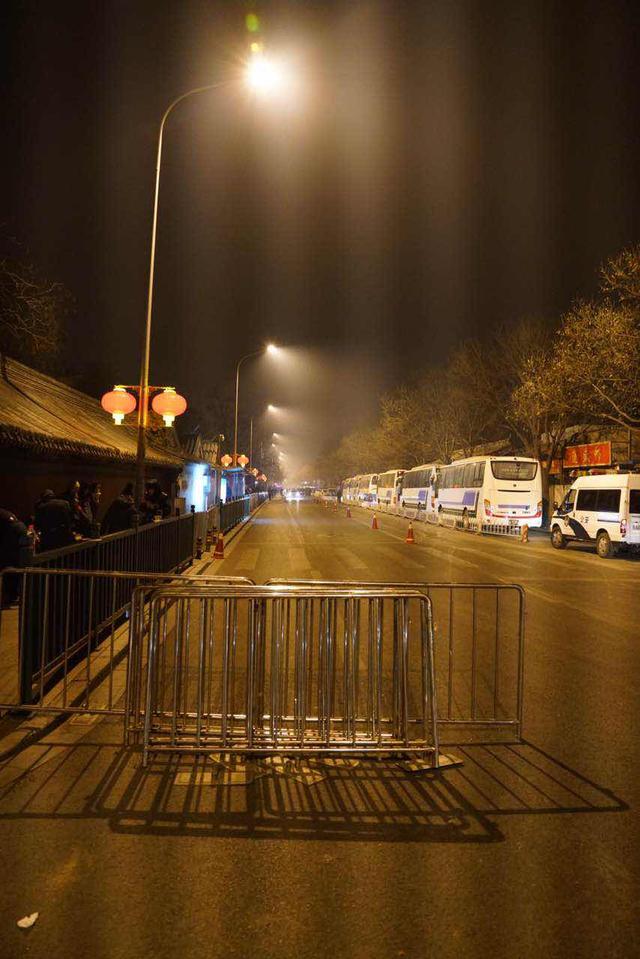 雍和宫上香祈福（雍和宫烧香怎么许愿）(3)