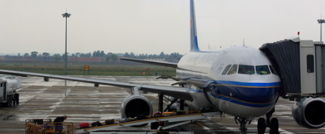 带上飞机的行李有什么要,国际航班飞机随身携带行李规定图4