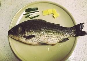 鲫鱼汤应该炖多久,鲫鱼汤一般熬多长时间最营养图5