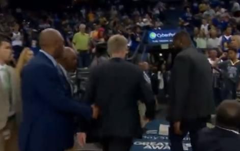 nba中场休息多久,NBA中场休息的时间有多久呢?图9