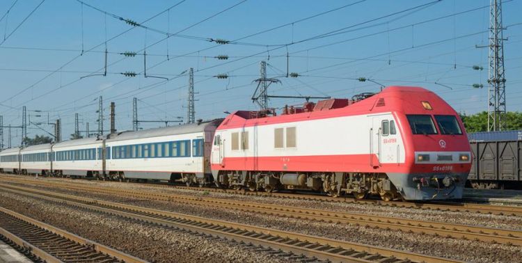 火车时速一般是多少,火车时速多少公里每小时